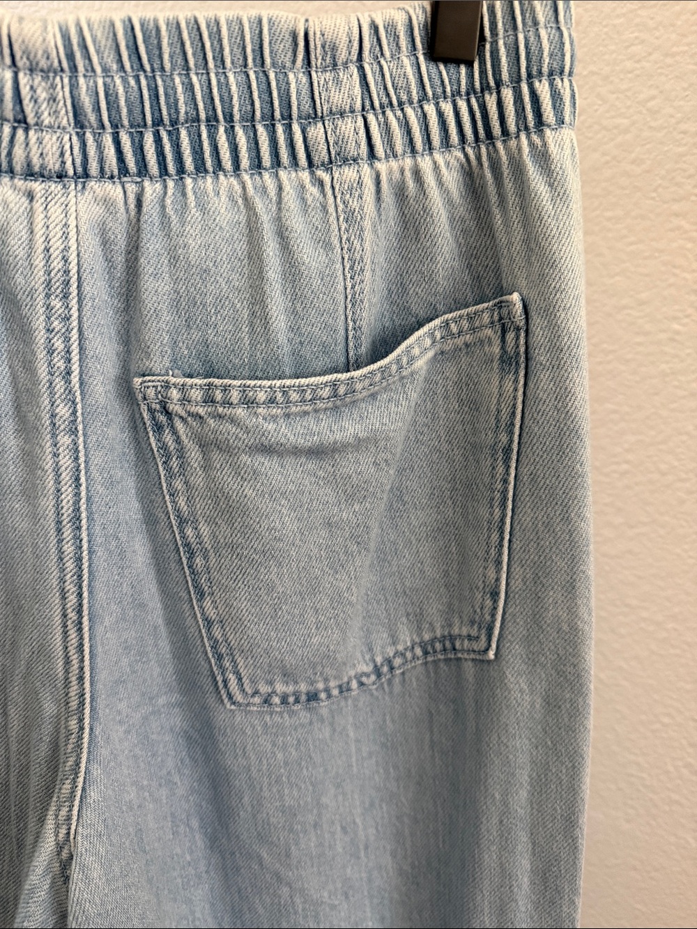Universal Thread Pale Blue Elastic Waist Lightweight Wide Leg Denim - Picture 6 of 7